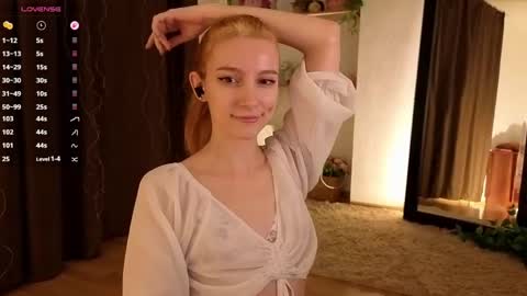 Hi Im NikaComing back online on Monday 3 online show from April 19, 1:55 pm