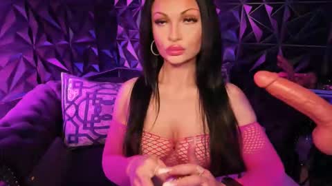 NatashaxoBangs online show from May 28, 3:04 am