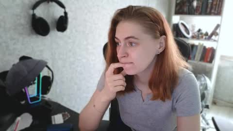 beverly_yay online show from May 1, 9:45 am
