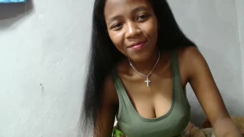 bienvenue987832 online show from May 10, 5:04 pm