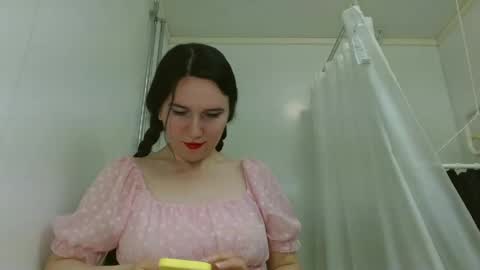 Isabella online show from May 31, 3:45 am