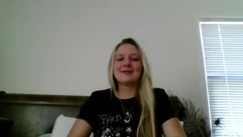 bigtittybella21 online show from July 2, 1:38 am