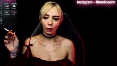 blond_ice_ann online show from May 15, 10:29 am