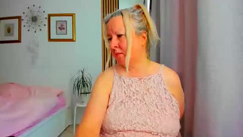 Nicole online show from March 21, 8:41 am