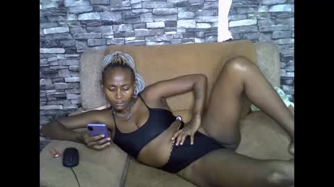 blonde_creamy online show from March 21, 8:19 am