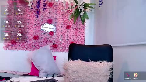 blonde_squirt_ online show from February 8, 9:57 pm