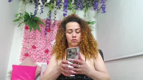 blonde_squirt_ online show from December 15, 11:54 pm