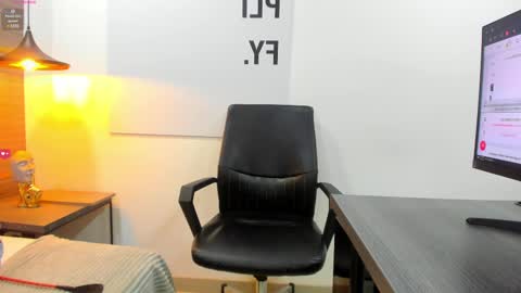 blue_anngel online show from March 2, 4:58 pm