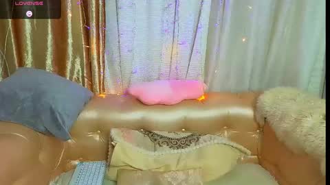 Mia online show from March 17, 5:44 am