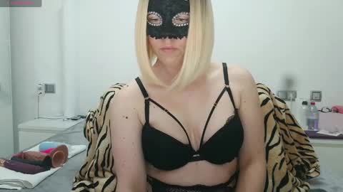 Lucy online show from April 13, 10:16 am