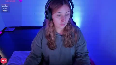 Bonnie Help me reach 500 likes online show from March 24, 9:09 pm