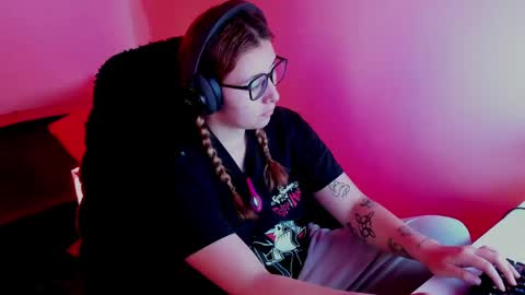 Bonnie Help me reach 500 likes online show from April 13, 6:41 pm