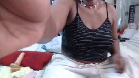 bouncingassxx online show from April 10, 7:36 am