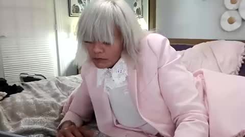 bouncybronze online show from October 10, 1:49 pm