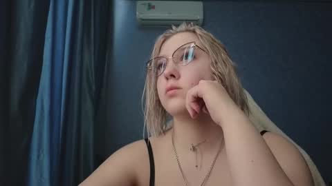 Belle  online show from March 19, 10:19 am