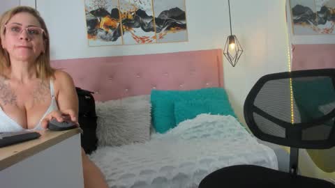 Vanesa online show from February 5, 11:24 am