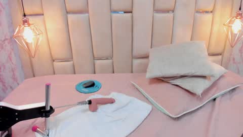 Sara  online show from December 27, 10:05 pm