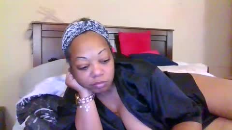 brownroundrenee online show from April 6, 9:54 am