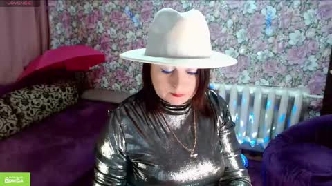 Julia online show from April 30, 8:14 pm