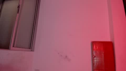 Isa online show from April 8, 11:45 am