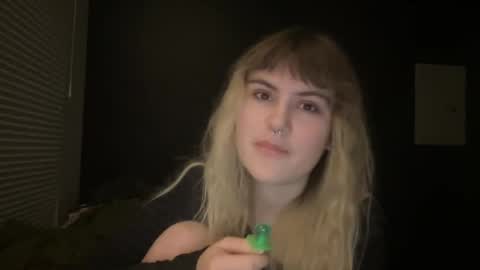 esme gray online show from January 18, 7:28 am