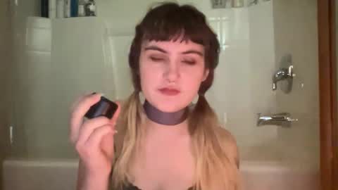 esme gray online show from October 22, 10:26 pm