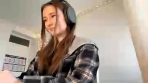 Alice online show from March 19, 3:38 pm