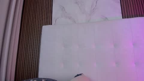 cami_adamss online show from July 22, 11:33 am