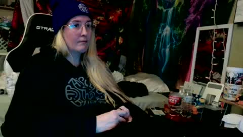 Candi online show from June 19, 6:55 pm