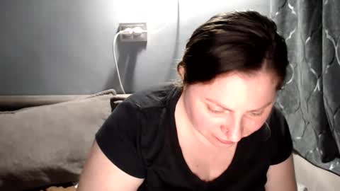 Laura online show from March 28, 11:47 pm