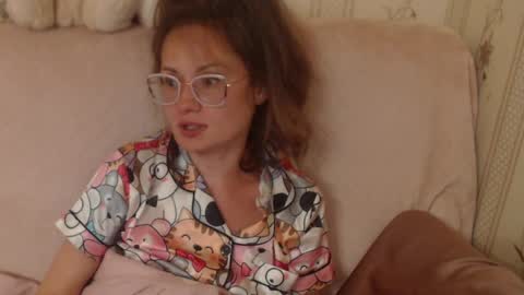 say meow and send tip  online show from May 31, 6:09 pm
