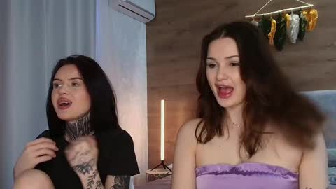 caressyourself online show from March 8, 8:08 am