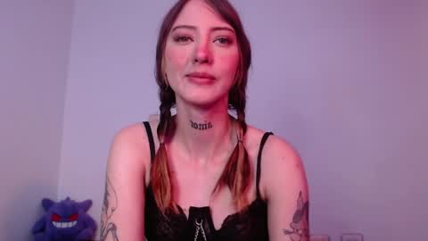 carmennrusso online show from April 2, 3:37 am
