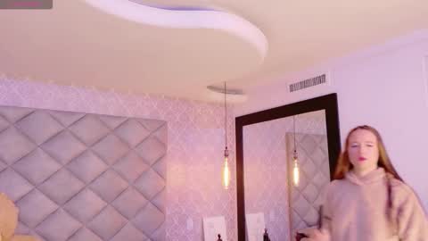 caro_adams1 online show from February 12, 11:12 am