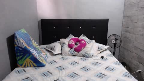 Caro milf  online show from October 25, 6:26 pm