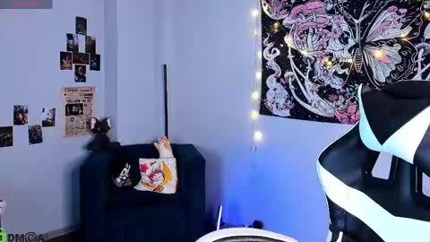 CarolineRichter online show from April 16, 2:45 am