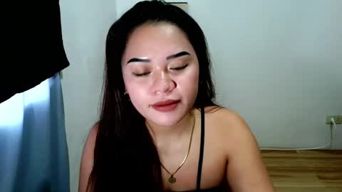 cat_woman143 online show from June 2, 1:39 am