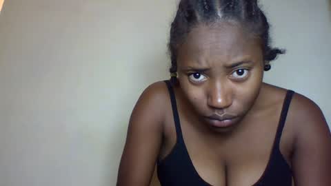 cathia_bella online show from July 6, 6:29 am