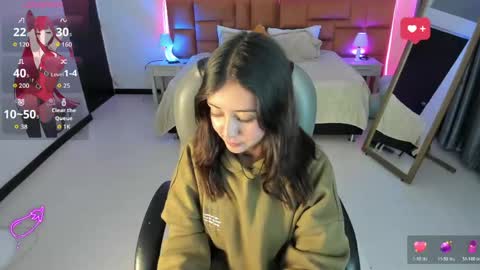 catti_brie_ online show from May 1, 11:24 am