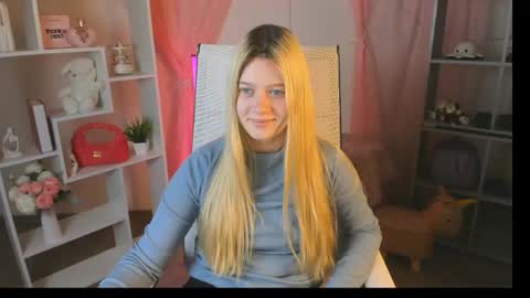 your cute kitty online show from April 13, 3:57 pm