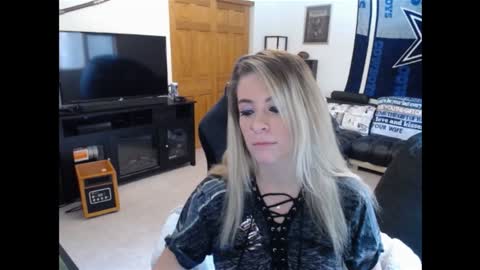 Marie online show from December 26, 3:42 pm