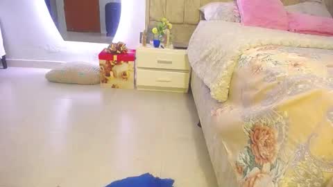 Charlote Walker online show from February 14, 4:03 am