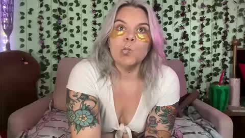 CherryBombBomb online show from May 25, 2:43 am