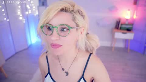 Cherry Crush  online show from June 9, 5:01 pm