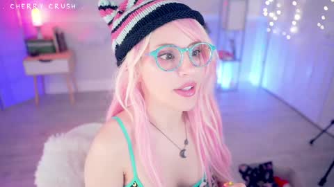 Cherry Crush  online show from May 13, 8:03 pm