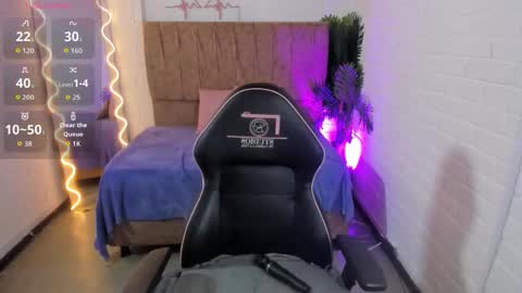 Chiara  online show from October 9, 7:40 pm