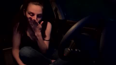 Chleo online show from April 29, 5:30 pm