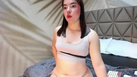 Chloe  online show from June 7, 12:01 pm
