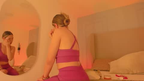 Chloe online show from March 20, 12:32 pm