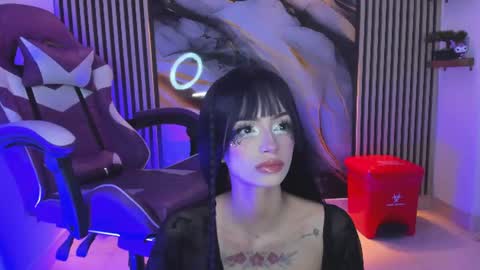 chloe_jacksonn online show from June 20, 7:17 pm